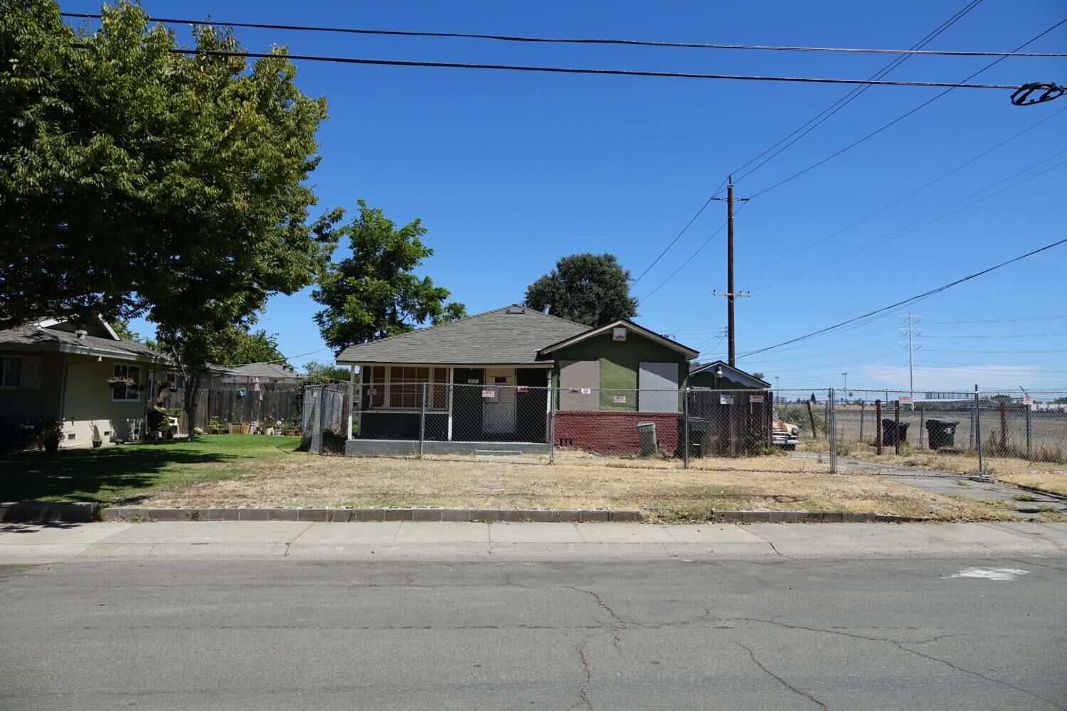 Property Photo:  3117 Gardendale Road  CA 95822 