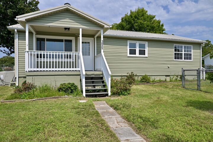 Property Photo:  1025 Hawk Street NE  TN 37311 