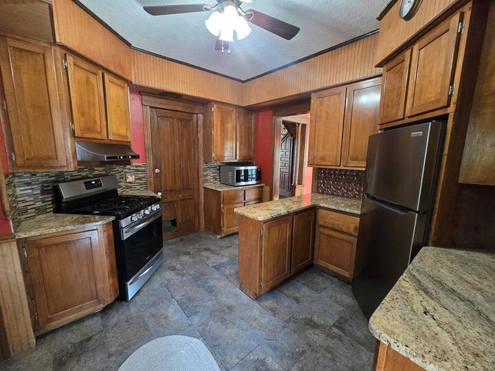 Property Photo:  401 N Main St  PA 18810 