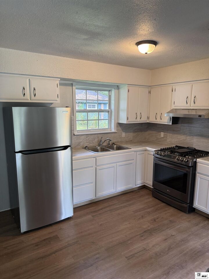 Property Photo:  303 Columbia Avenue  LA 71203 