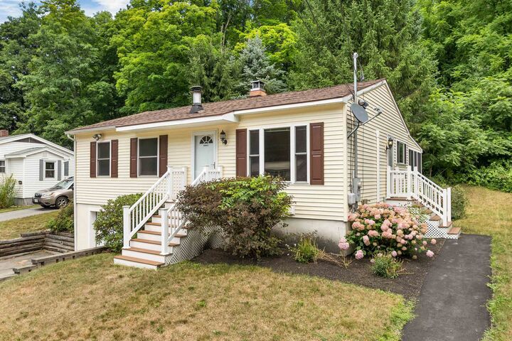Property Photo:  34 Valley Street  NH 03246 