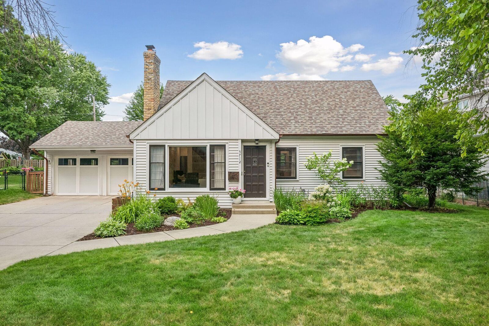 Property Photo: 5712 York Avenue S MN 55410