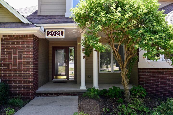 Property Photo: 2921 S Lyons Street IA 51106