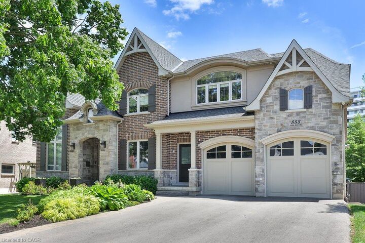 888 Park Avenue W — photo 1