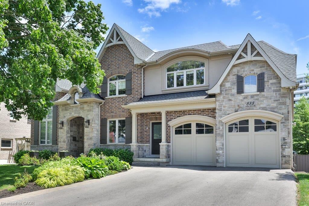 Property Photo: 888 Park Avenue W ON L7T 1N6