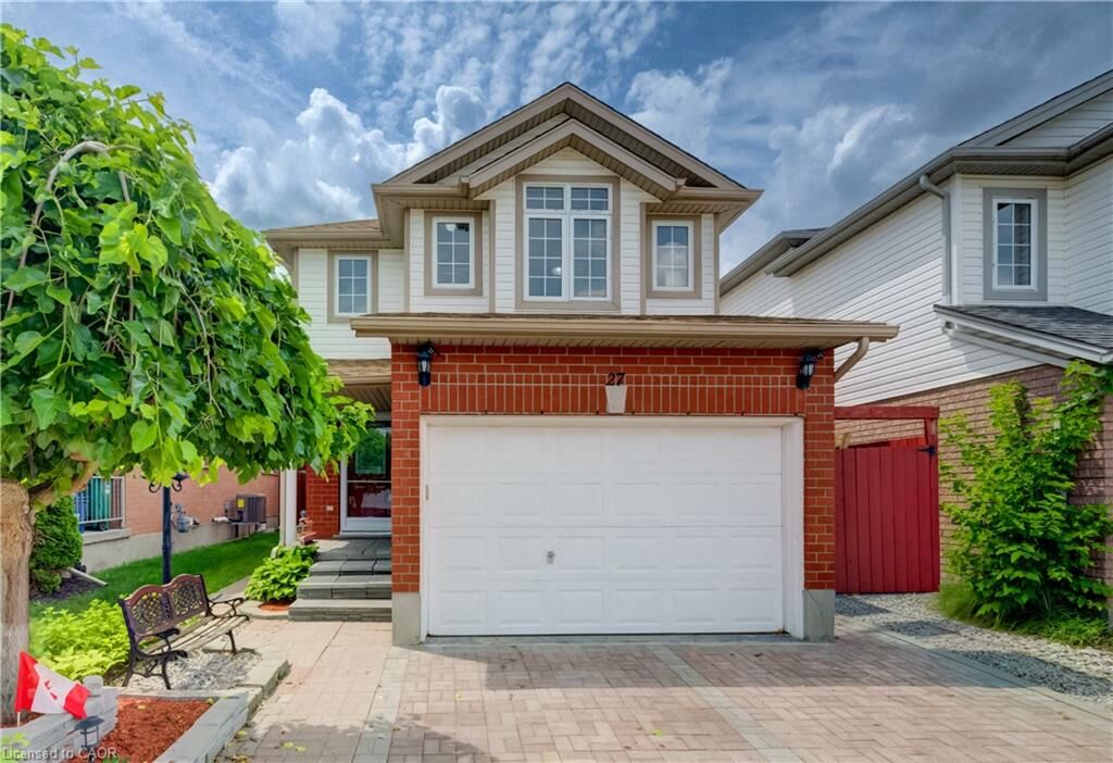 Property Photo:  27 Bridlewreath Street  ON N2E 3V5 