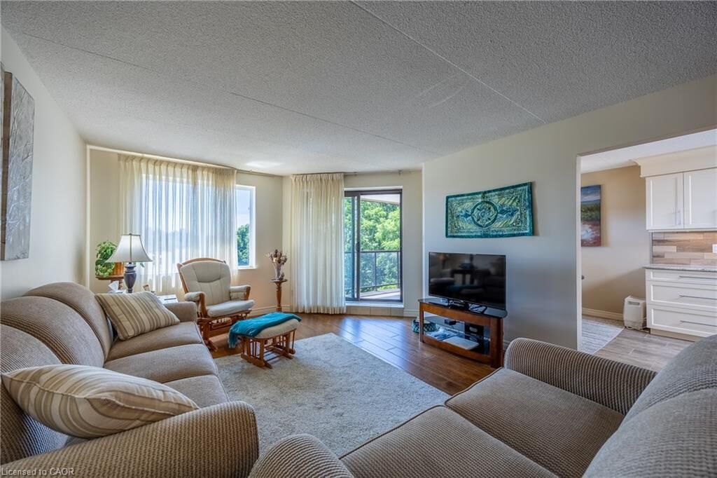 Property Photo: 17 Mill Pond Court 601 ON N3Y 5H9