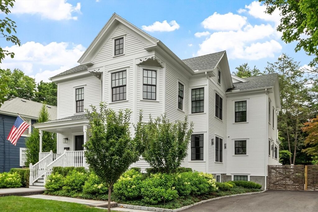 Property Photo:  55 Maple Avenue  MA 01810 
