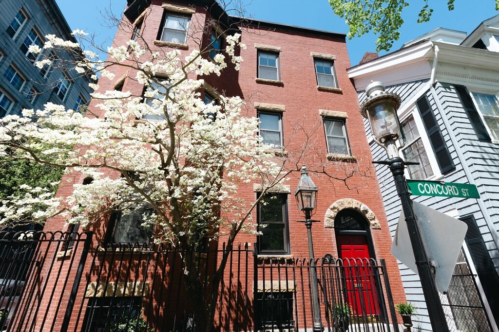 Property Photo: 29 Monument Sq 2 MA 02129