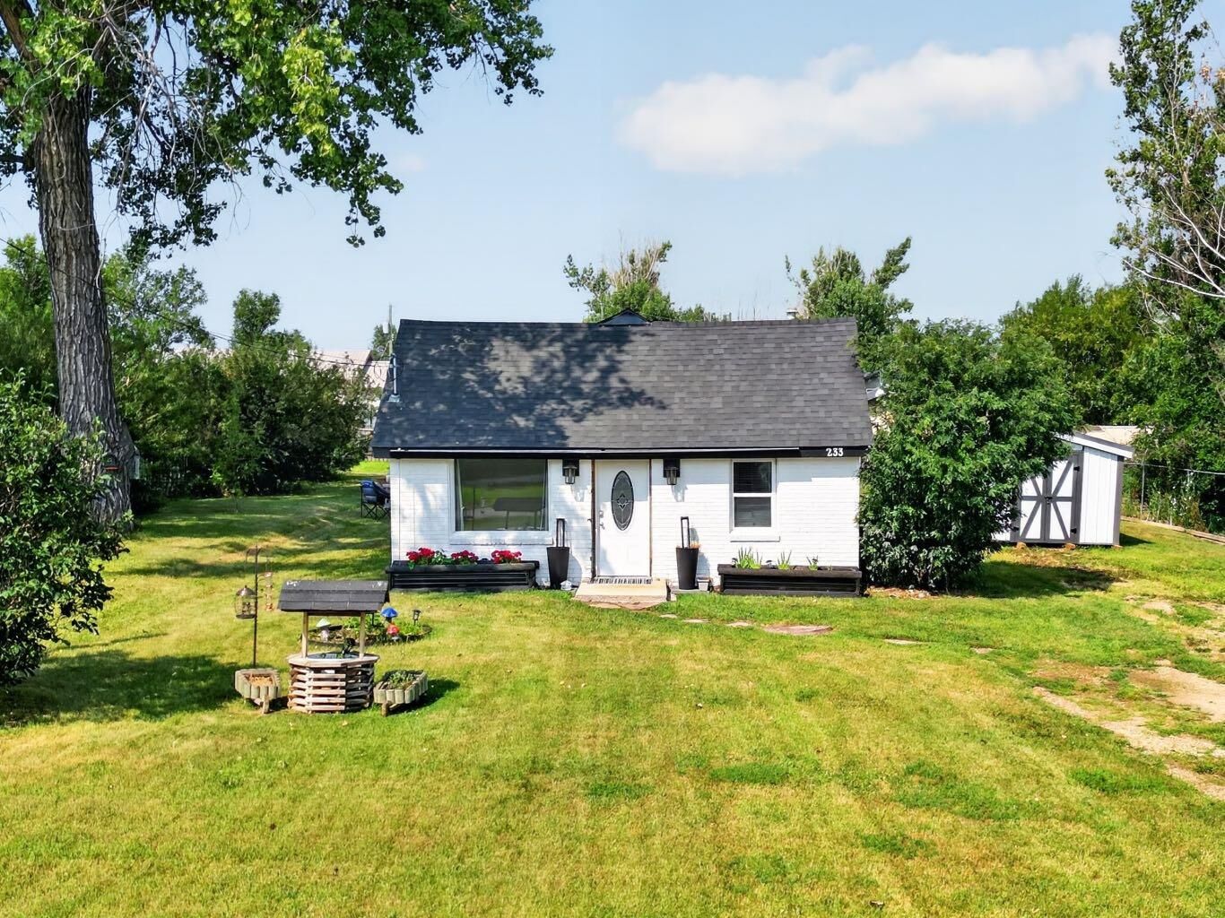 Property Photo: 233 4 Street AB T0K 2E0