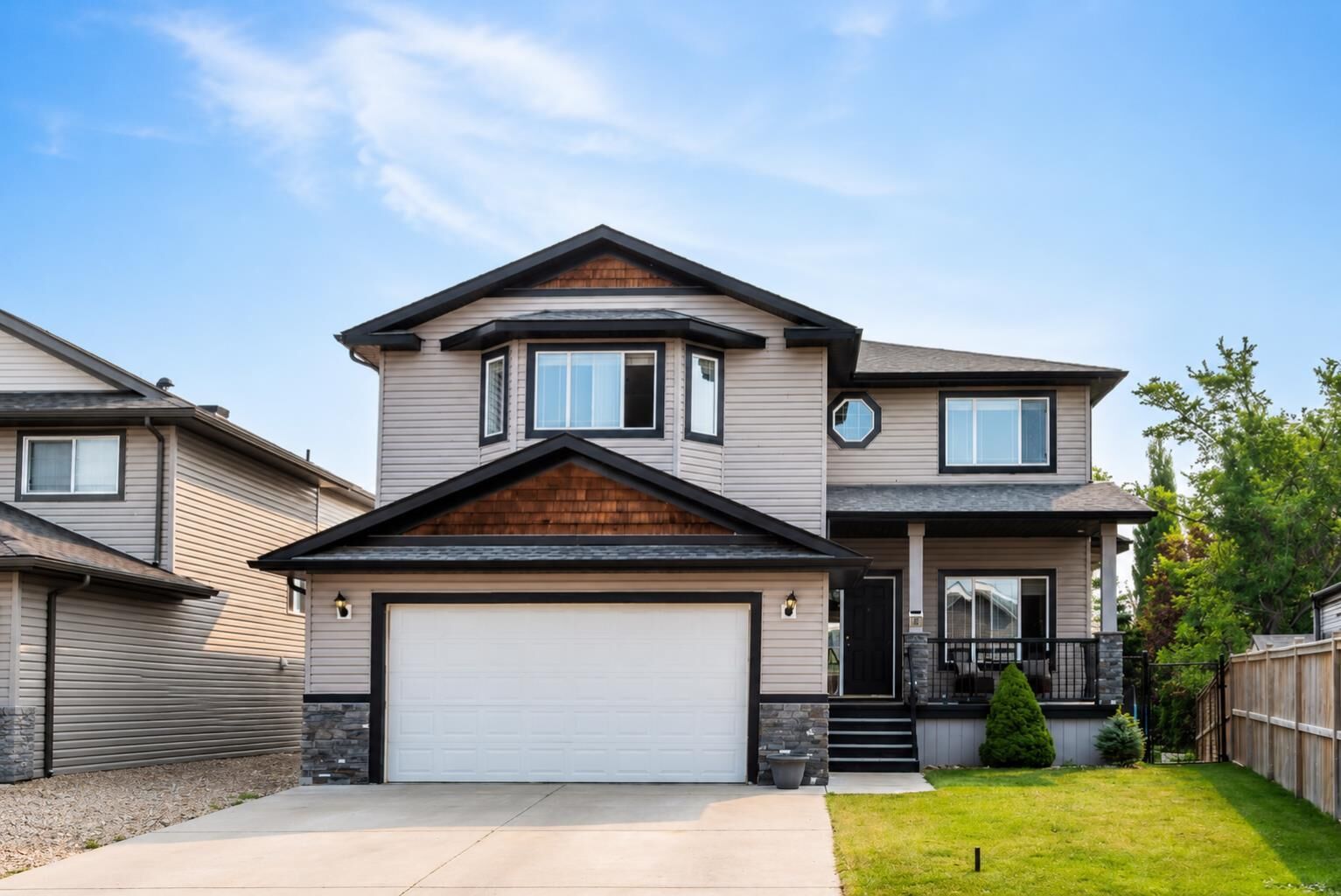Property Photo: 35 Hillcrest Boulevard AB T1P 1W9