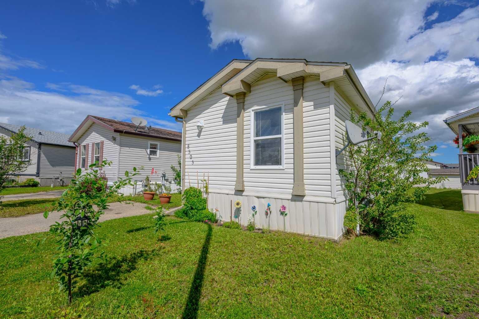 Property Photo:  8505 90A Street  AB T8V 2M8 