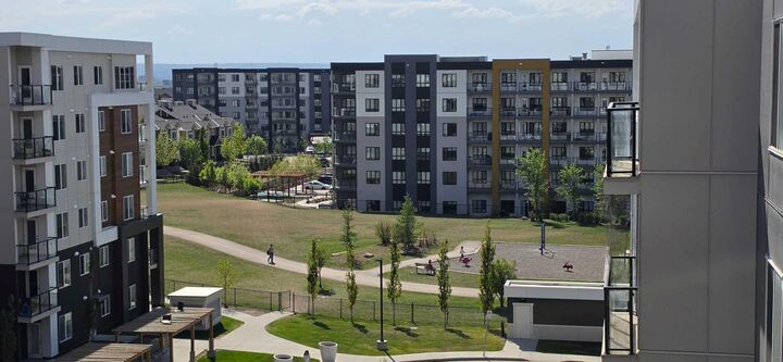 Property Photo: 4641 128 Avenue NE 1609 AB T3N 1T4