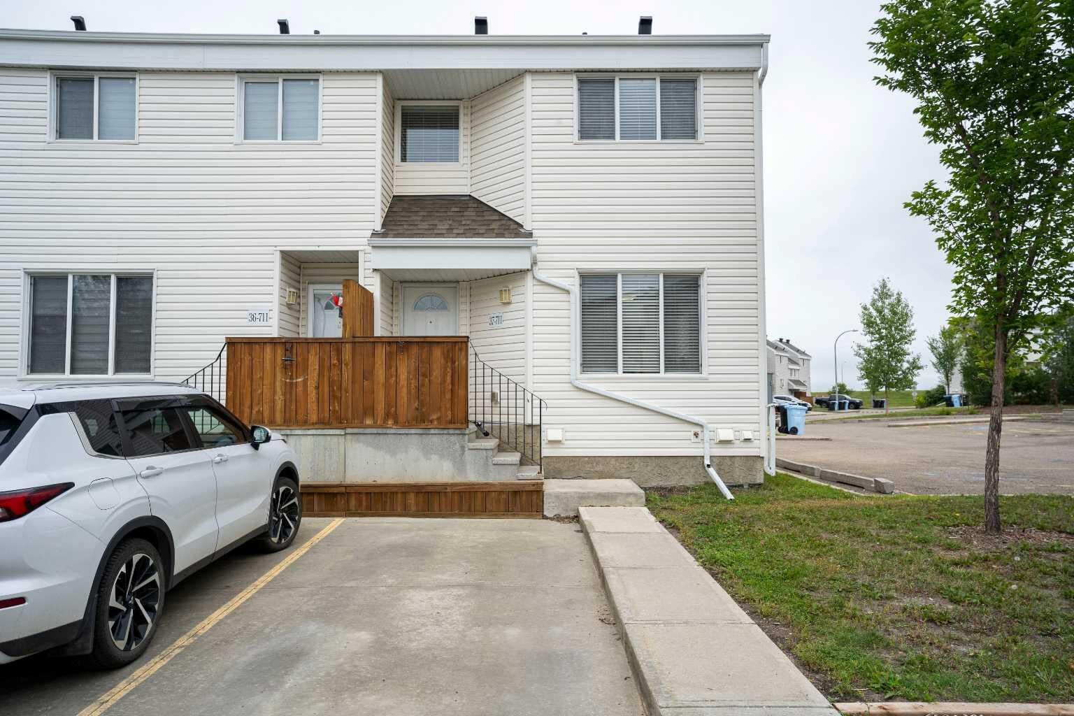 Property Photo:  711 Beacon Hill Drive 37  AB T9H 3R5 