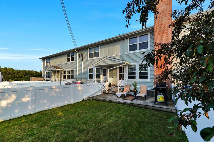 Property Photo:  37 Poplar Crescent  AB T4S 1V3 