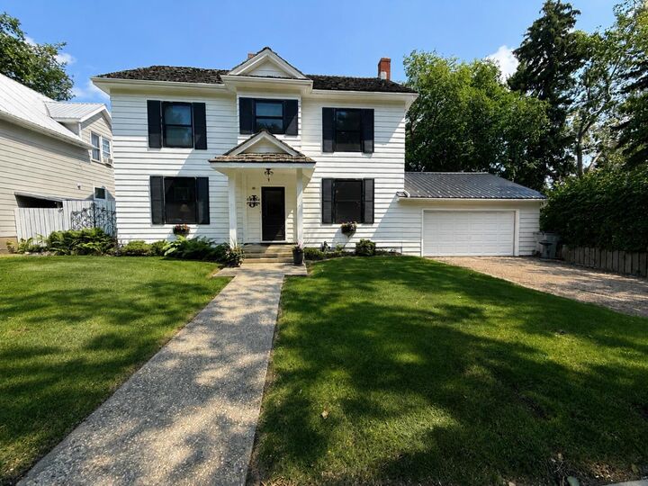 5107 46 Street — photo 1