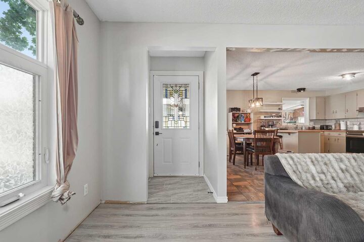 Property Photo: 2610 11 Avenue N AB T1H 1N4