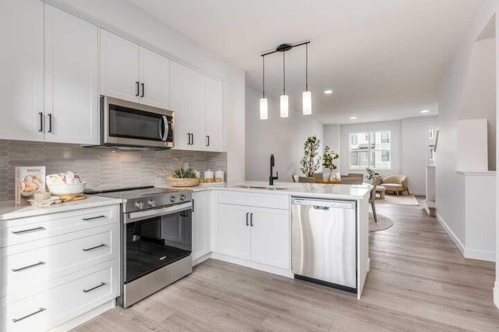 Property Photo: 437 Alpine Avenue SW 702 AB T2Y 0Z8