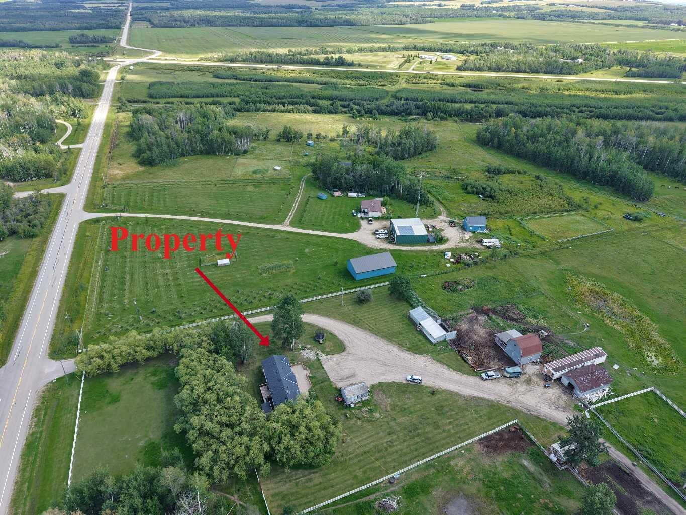 Property Photo: 53041 Twp 744 AB T0B 3C0