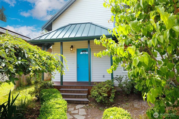 Property Photo:  3808  Idaho Street  WA 98229 