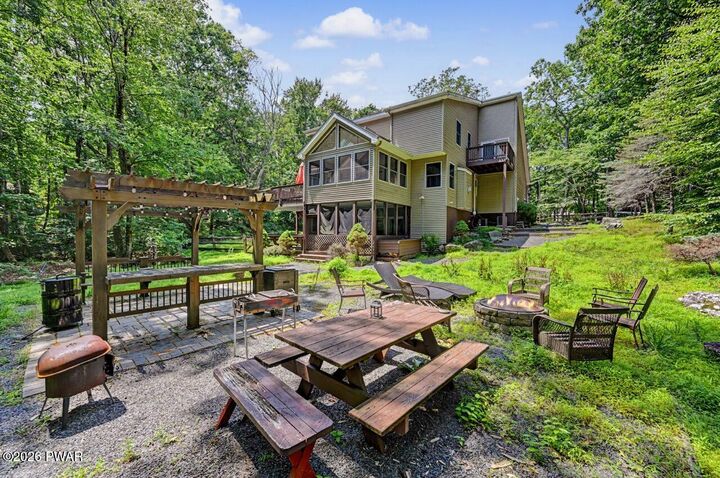 Property Photo:  802 Overlook Court  PA 18428 