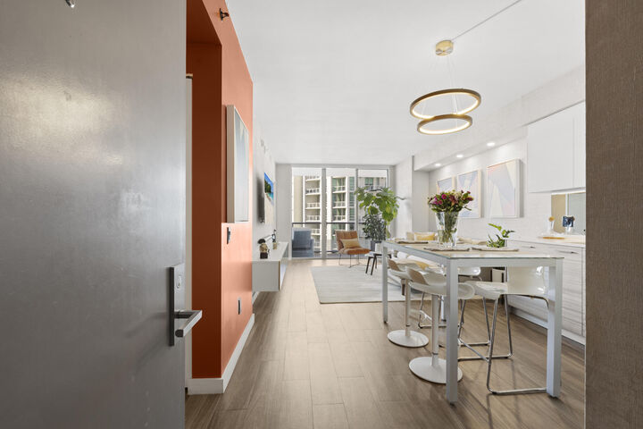 Property Photo:  1300 Brickell Bay 2105  FL 33131 