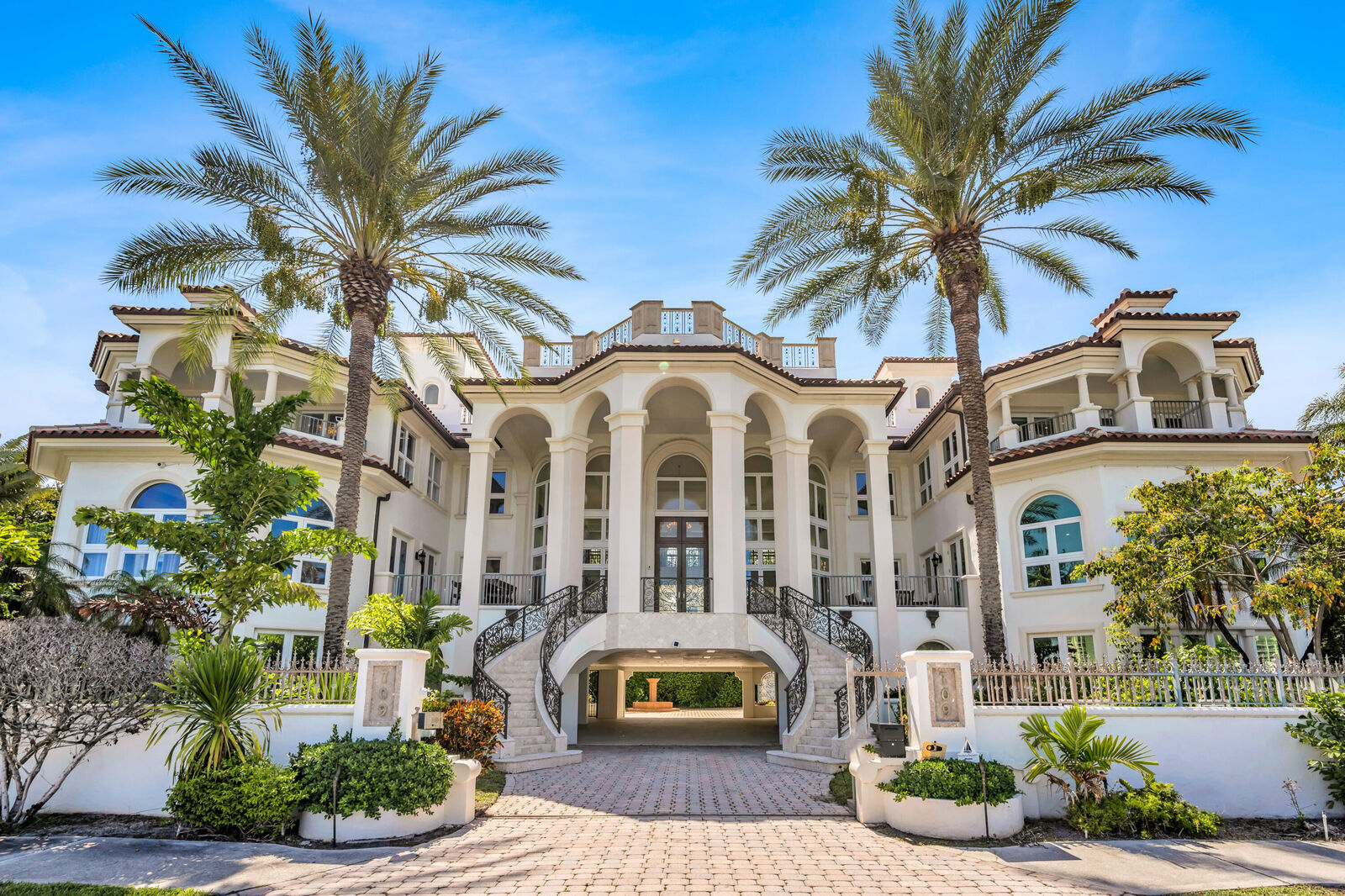 Property Photo:  709 Idlewyld Drive  FL 33301 