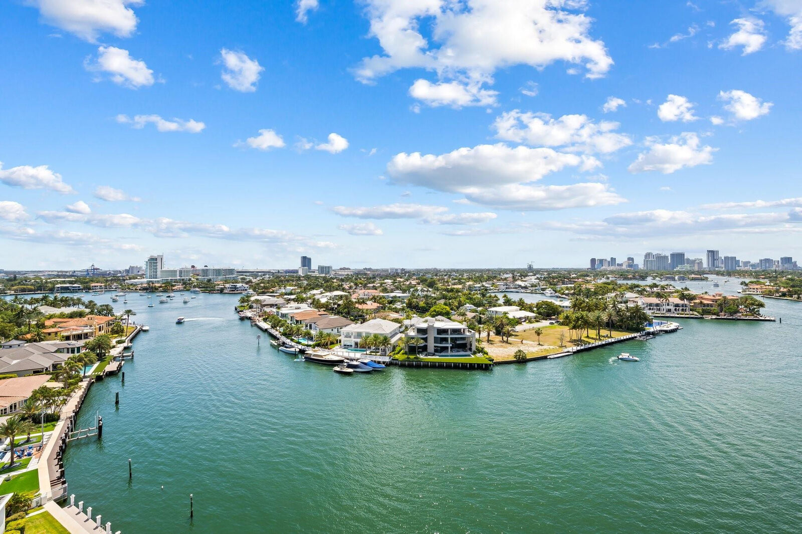 Property Photo:  3055 Harbor Drive 1403  FL 33316 