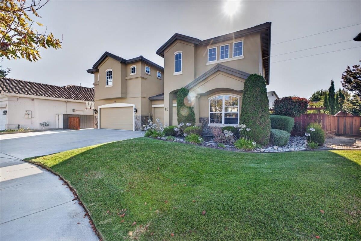 Property Photo:  15 Victoria Circle  CA 93906 