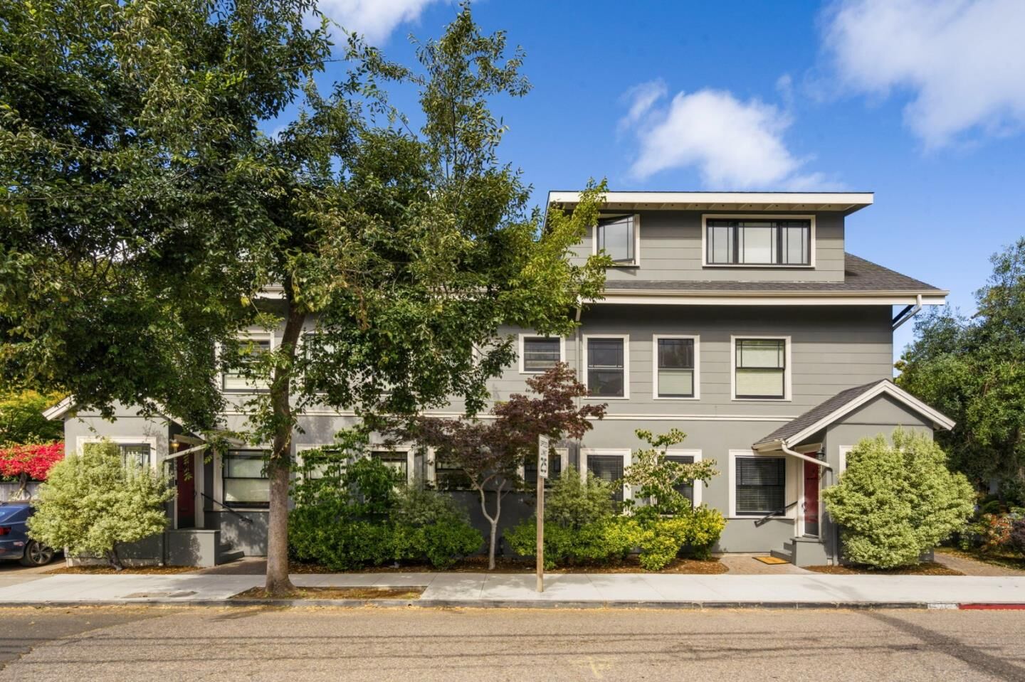 Property Photo: 6395 Hillegass Avenue CA 94618
