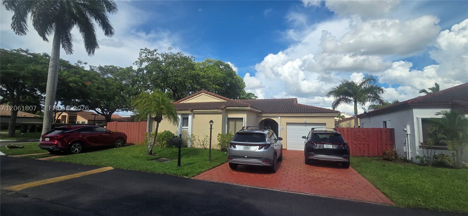 Property Photo:  509 SW 87th Pl  FL 33174 