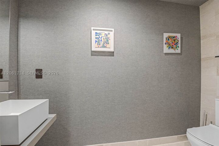 Property Photo:  1000 Brickell Plz 2912  FL 33131 
