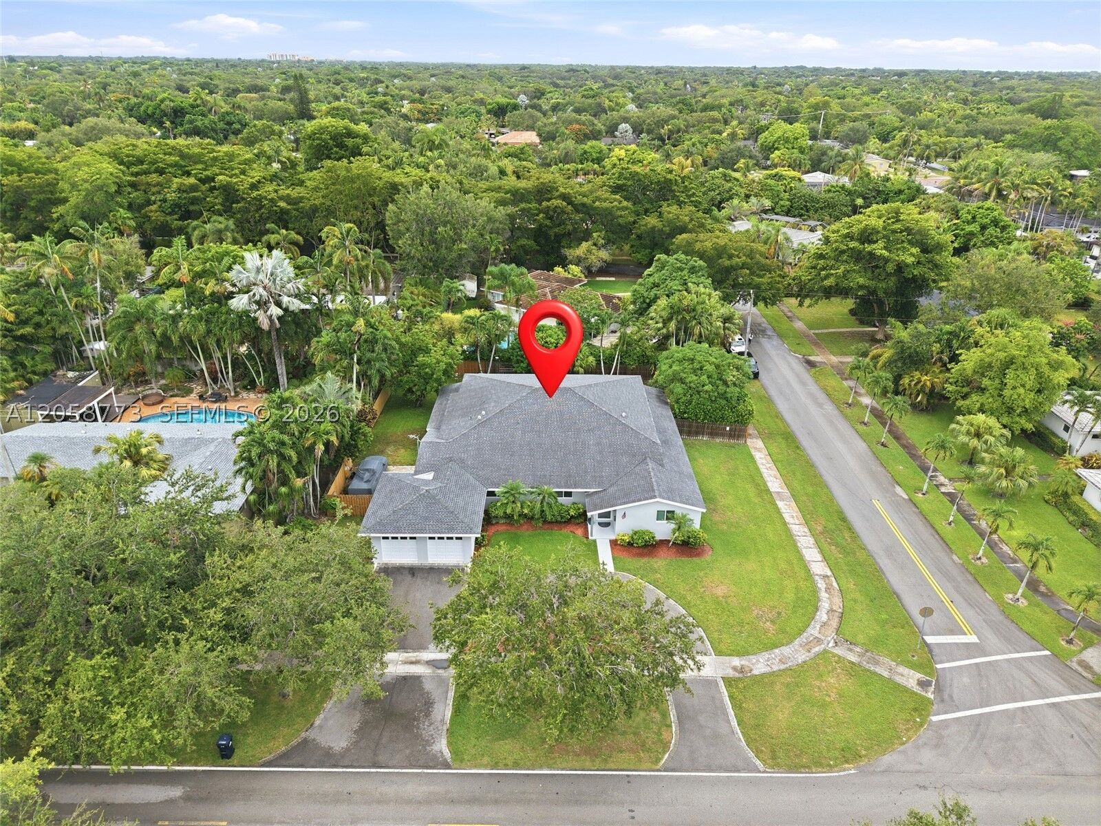 Property Photo: 15845 SW 87th Ave FL 33157