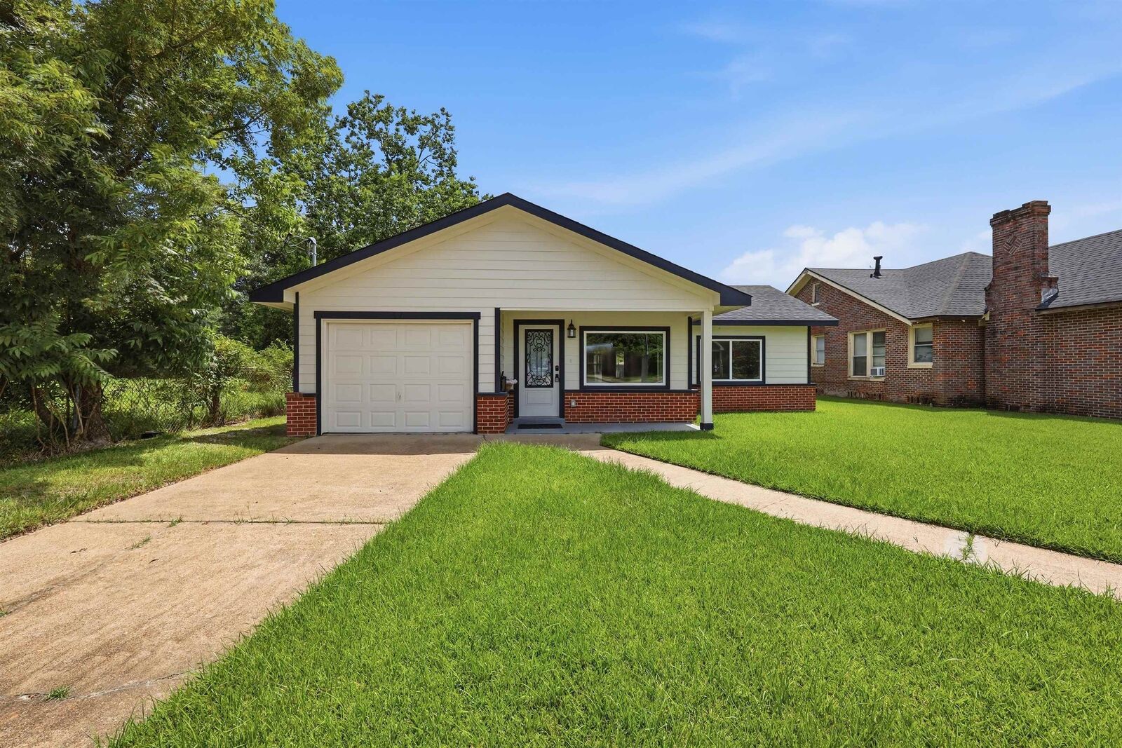 Property Photo:  4620 Magnolia St  TX 77703 