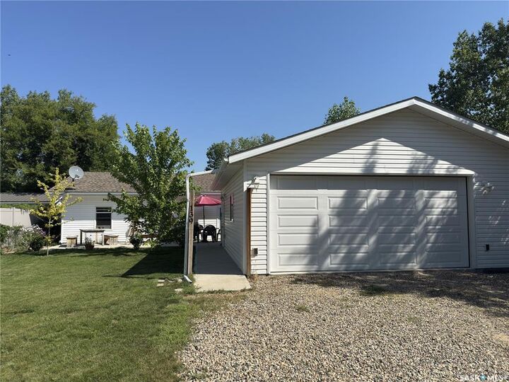 Property Photo: 139 Lakeview Drive SK S0G 0L0