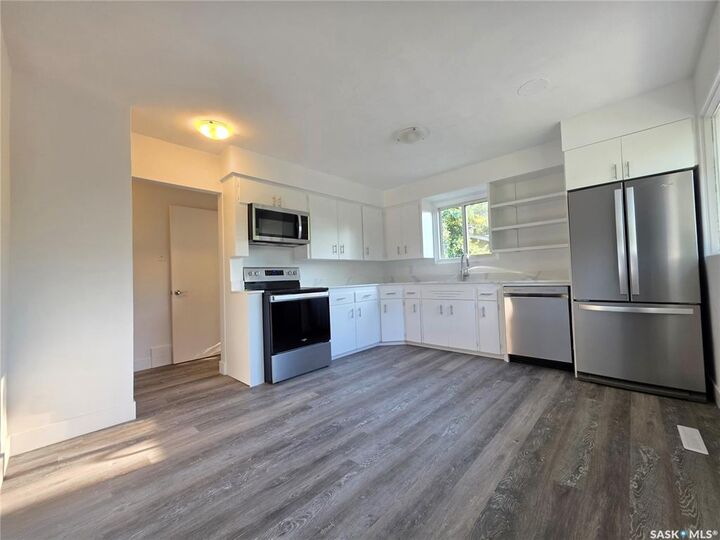 Property Photo:  1422 Crawford Avenue  SK S9H 1E9 