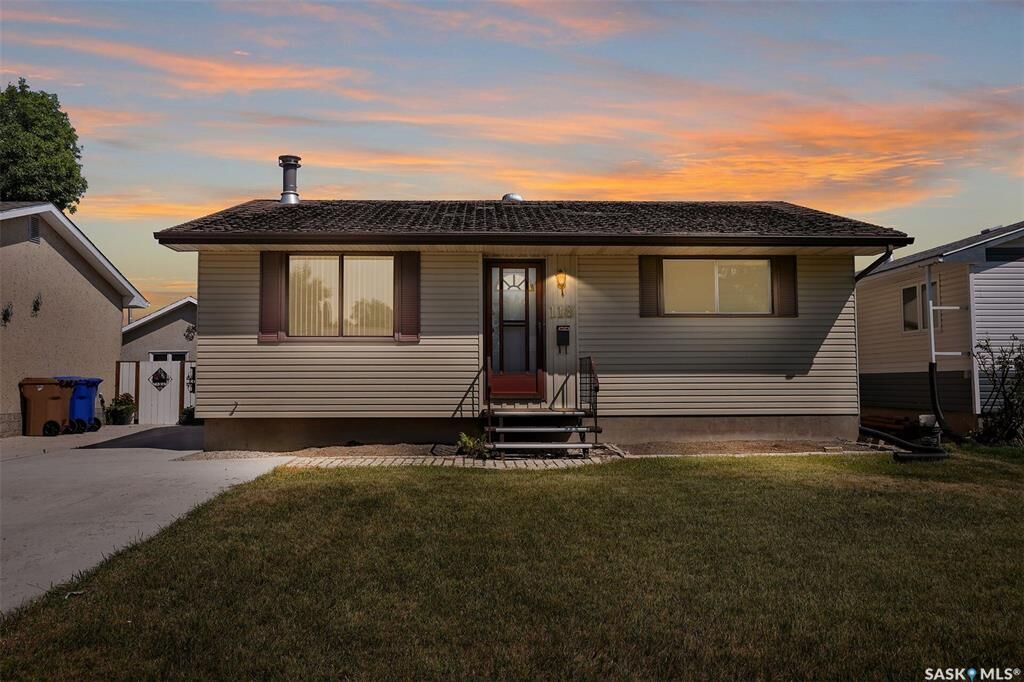 Property Photo: 118 Read Avenue SK S4T 6P8