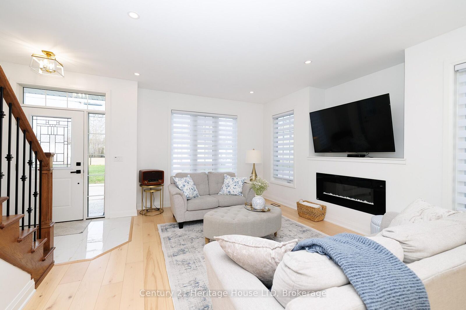 Property Photo:  18 Parkview Avenue  ON L2A 5L7 