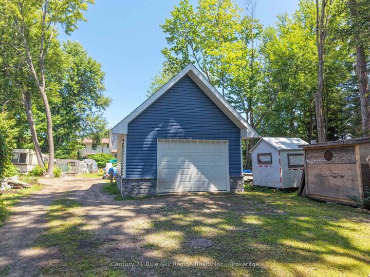 Photo de la propriété:  554 Lakeshore Drive  ON P1A 2E6 