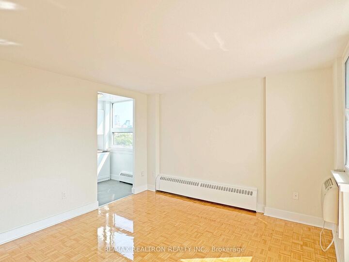Property Photo:  485 Huron Street 402  ON M5R 2R5 