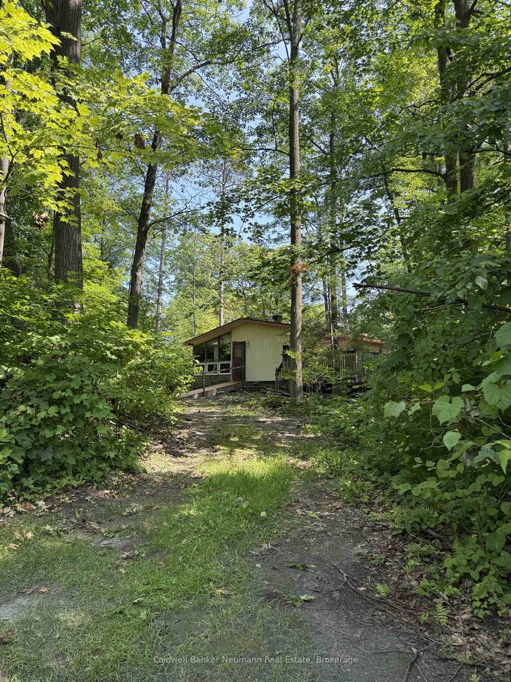 Property Photo: 808 Oxbow Park Drive ON L9Z 2V1