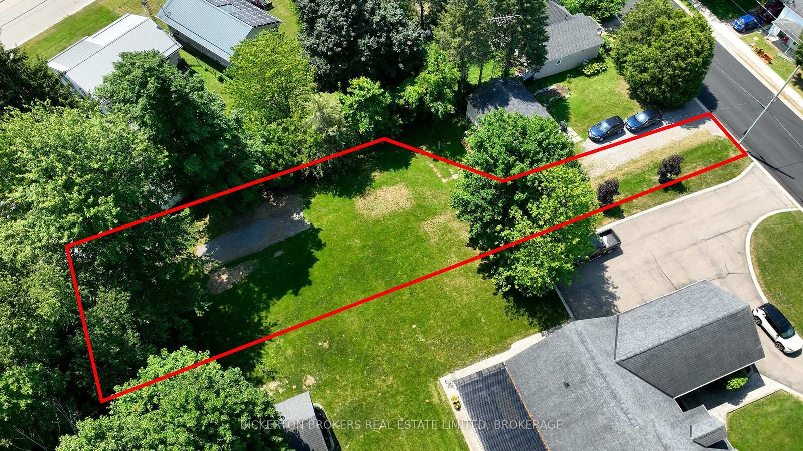 Property Photo:  449 Charles Street N  ON K7G 1V8 