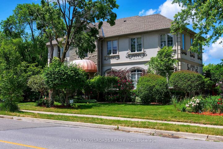 2 Bond Avenue — photo 1