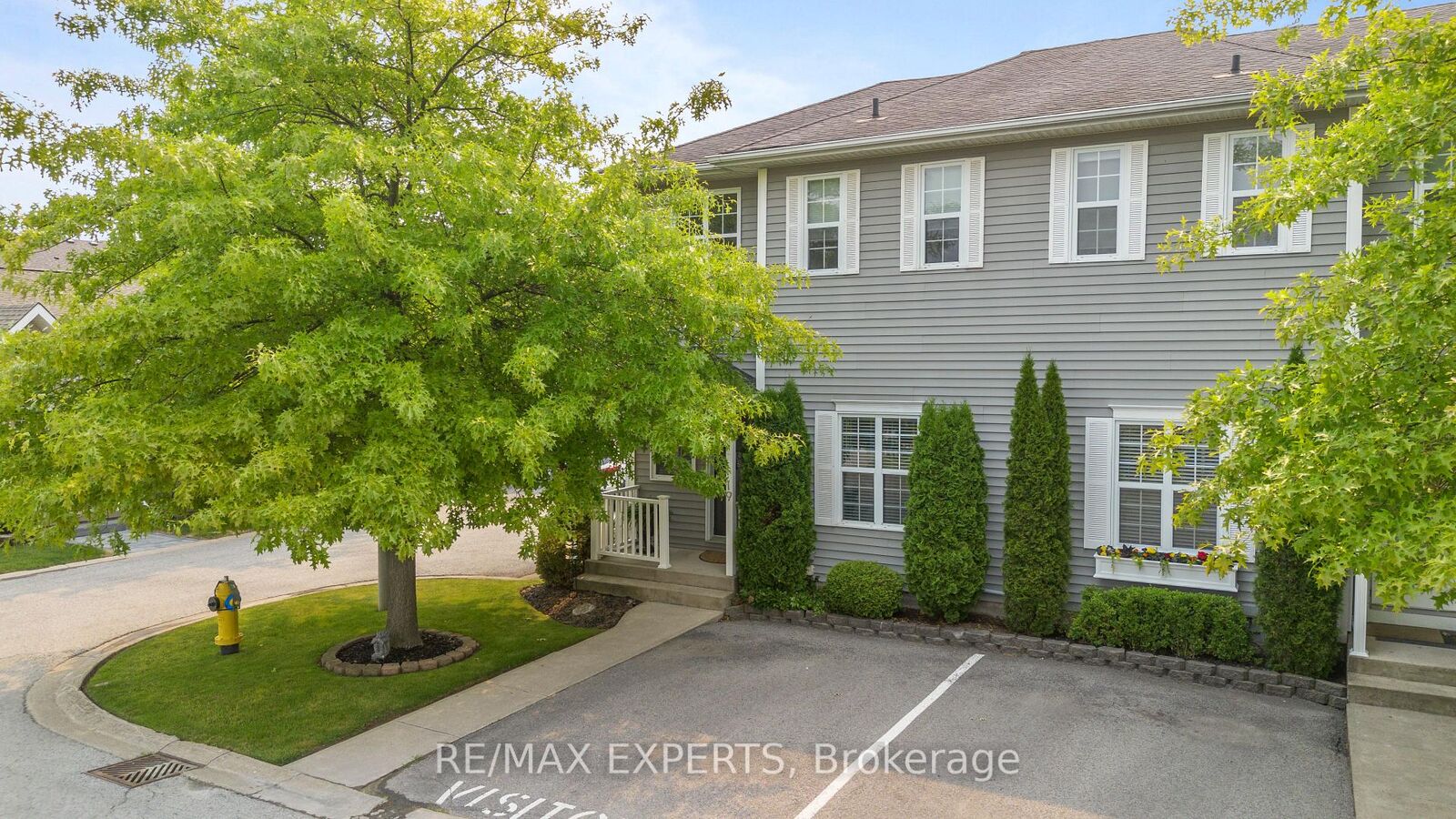 Property Photo: 608 Simcoe Street 19 ON L0S 1J0
