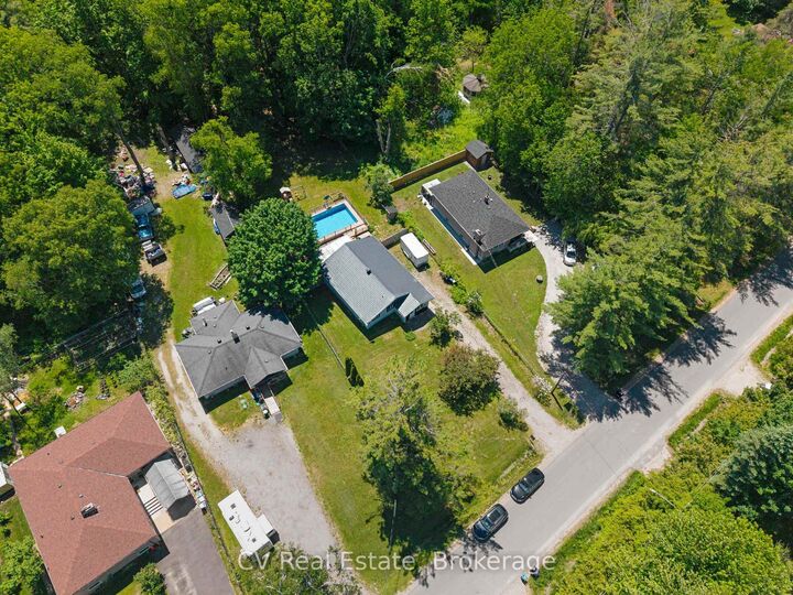 Property Photo: 637 Pinegrove Avenue ON L9S 2K4