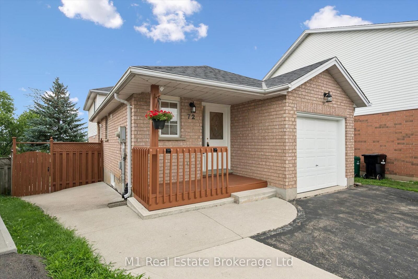 Property Photo:  72 Orchid Crescent  ON N2E 3N4 