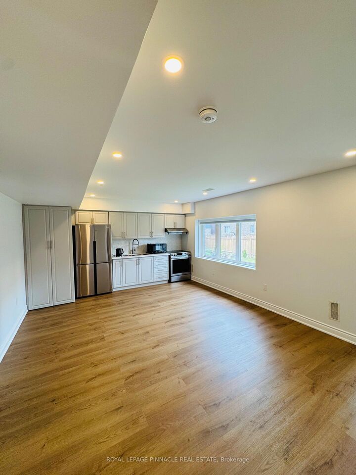 Property Photo: 30 Rowley Street Lower ON N3S 0J6