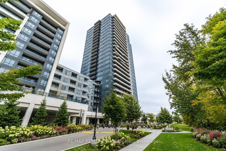 7890 Bathurst Street 1904 — photo 1