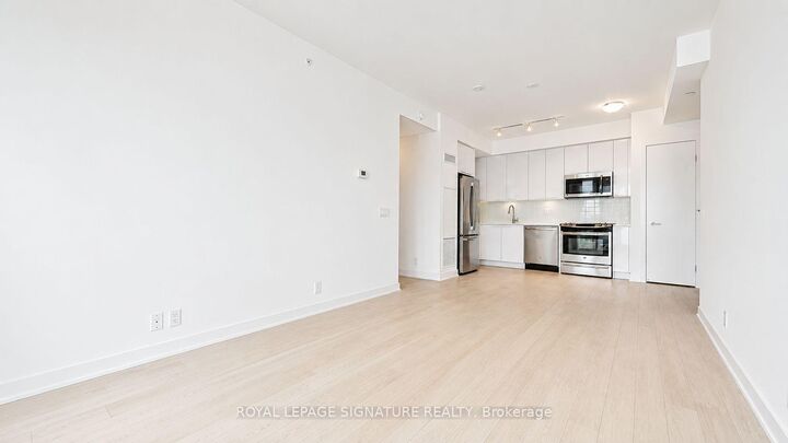Property Photo: 10 Parklawn Road 1005 ON M8Y 3H8