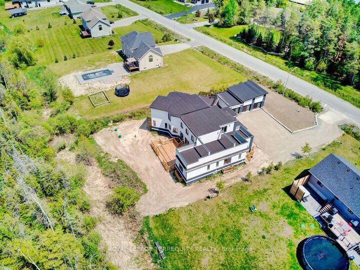 Property Photo:  9 Rustlewood Avenue  ON L0A 1A0 